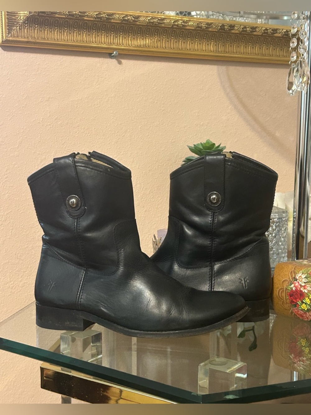 Frye Black Leather Melissa Button Short Zip Ankle Boots Size 7.5
